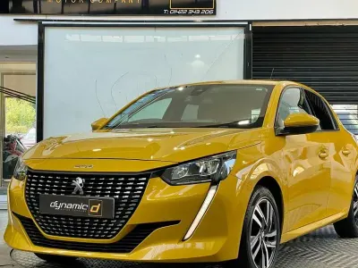 Used Peugeot 208 Allure 75 HP (55 kW) 2021 Yellow Hatchback