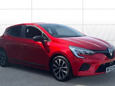 Używany Renault Clio V Evolution 90 KM (66 kW) 2023 Czerwony Hatchback