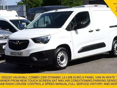 Używany Vauxhall Combo 100 KM (73 kW) 2022 Biały Minivan