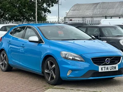 Used Volvo V40 R-Design 115 HP (84 kW) 2014 Blue Hatchback