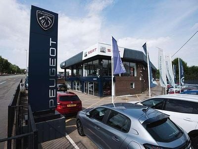 Used Peugeot 208 Allure+ 101 HP (74 kW) 2023 Grey Hatchback