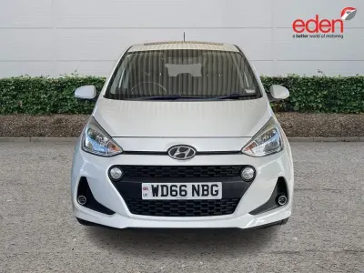 Used Hyundai i10 Premium SE 87 HP (63 kW) 2017 White Hatchback