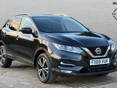 Metallic pearl black Used 2019 Nissan Qashqai N-Connecta SUV | £10,199 (Fair price)