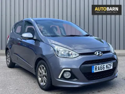 Gebraucht Hyundai i10 Premium 87 PS (63 kW) 2016 Grau Kleinwagen