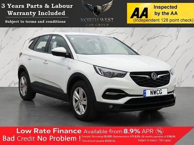 Used Vauxhall Grandland X S 130 HP (95 kW) 2019 White SUV