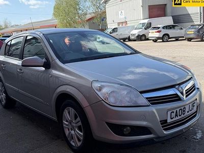 Second-hand Vauxhall Astra Elite 138 CP (101 kW) 2008 Bej Hatchback
