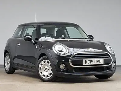 Used Mini ONE Classic 102 HP (75 kW) 2019 Black Hatchback