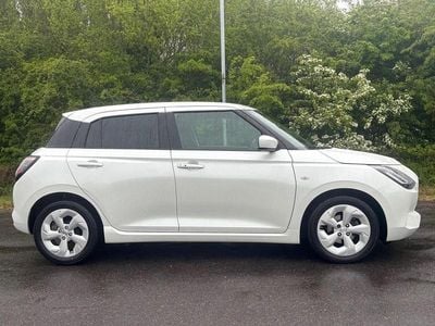 Używany Suzuki Swift 82 KM (60 kW) 2025 Biały Hatchback