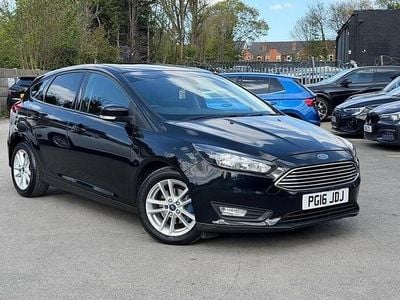 Begagnad Ford Focus Zetec 125 HK (91 kW) 2016 Svart Halvkombi