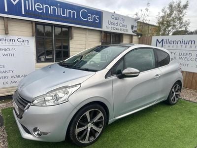 Used Peugeot 208 156 HP (114 kW) 2013 White Hatchback