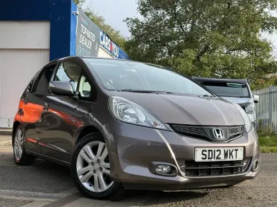 Begagnad Honda Jazz EX 99 HK (72 kW) 2012 Brun Halvkombi