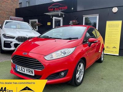 Used Ford Fiesta Zetec 82 HP (60 kW) 2014 Red Hatchback