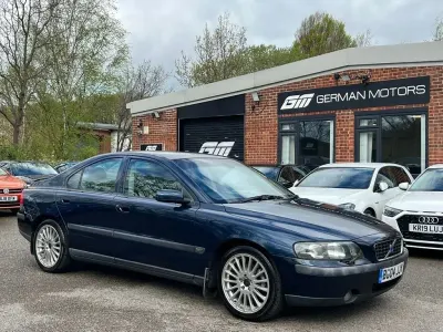 Usado Volvo S60 SE 185 HP (136 kW) 2004 Azul Sedan