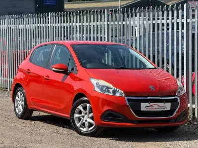 Used Peugeot 208 Active 68 HP (50 kW) 2015 Orange Hatchback