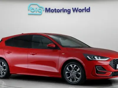 Used Ford Focus ST-Line 125 HP (91 kW) 2023 Red Hatchback