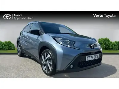 Used Toyota Aygo X 72 HP (52 kW) 2024 Persian salt bitone (metallic paint) SUV