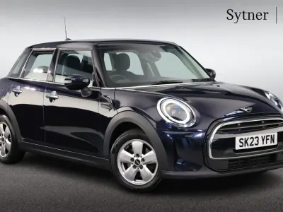 Begagnad Mini Cooper Classic 134 HK (98 kW) 2023 Svart Halvkombi