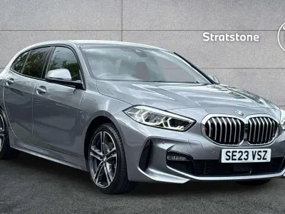 Usado BMW 118 M Sport 134 HP (98 kW) 2023 Cinzento Citadino