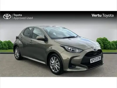 Used Toyota Yaris 116 HP (85 kW) 2023 Titan bronze (metallic paint) Hatchback
