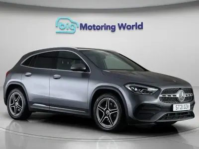 Käytetty Mercedes GLA220 AMG line 190 HP (139 kW) 2021 Harmaa Katumaasturi