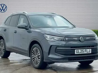 Begagnad VW Tiguan Match 204 HK (150 kW) 2025 Grå SUV
