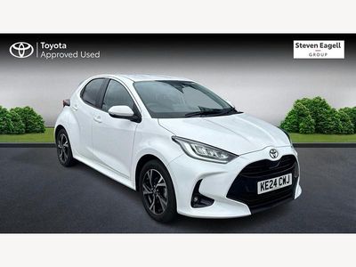 Used Toyota Yaris Hybrid Design 2024 White Hatchback