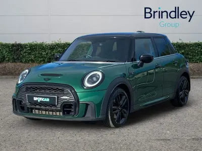 Gebraucht Mini Cooper S Hatch 176 PS (129 kW) 2022 Grün Kleinwagen