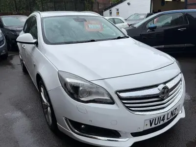 Begagnad Vauxhall Insignia Elite 140 HK (102 kW) 2014 Vit Kombi