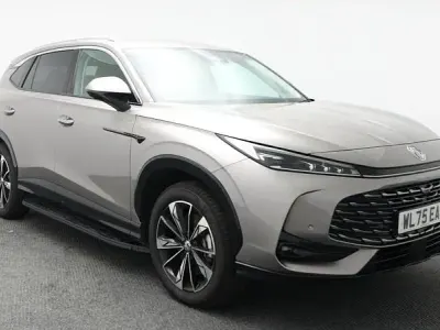 New MG HS Trophy 2026 Silver SUV