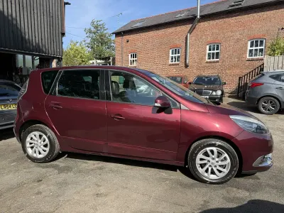 Used Renault Scénic III Dynamique 2014 Red MPV