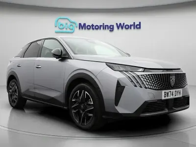 Używany Peugeot 3008 Allure 136 KM (100 kW) 2025 Szary SUV