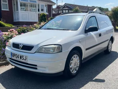 Used Vauxhall Astra 2004 White Van