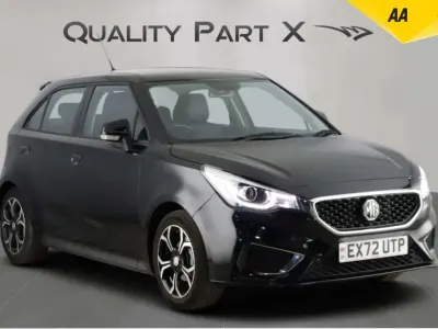 Begagnad MG MG3 Exclusive 106 HK (77 kW) 2022 Svart Halvkombi
