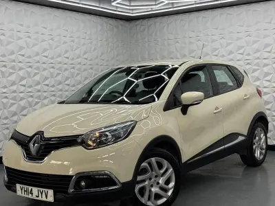 Used Renault Captur Dynamique 90 HP (66 kW) 2014 Cream SUV