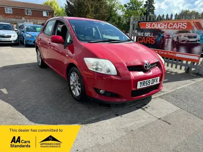 Begagnad Toyota Auris 2009 Röd Halvkombi