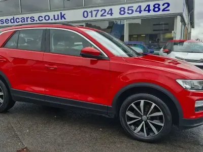 Used VW T-Roc SE 150 HP (110 kW) 2018 Red SUV