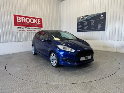 Używany Ford Fiesta Zetec 2015 Niebieski Hatchback