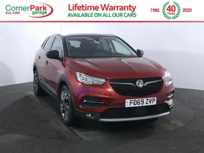 Used Vauxhall Grandland X SRi 130 HP (95 kW) 2019 Red SUV