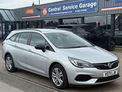 Used Vauxhall Astra Business Edition 130 HP (95 kW) 2022 Silver Estate