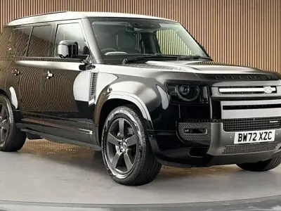 Used Land Rover Defender HSE Dynamic 404 HP (297 kW) 2023 Santorini black SUV