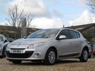 Used Renault Mégane III Expression 110 HP (80 kW) 2011 Silver Hatchback