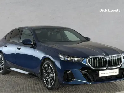 Begagnad BMW 520 M Sport 205 HK (150 kW) 2025 Blå