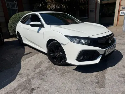 Used Honda Civic SR 126 HP (92 kW) 2020 White Hatchback