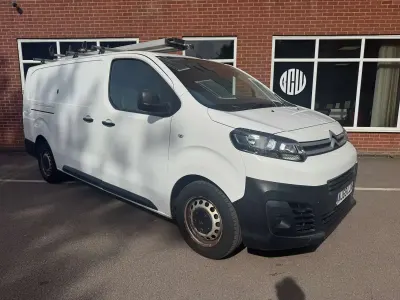Used Citroën Dispatch 100 HP (73 kW) 2019 White MPV