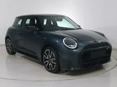 Usado Mini Cooper Sport 135 kW (184 HP) 2025 Citadino