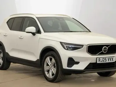Usado Volvo XC40 Core 161 HP (118 kW) 2025 Branco SUV