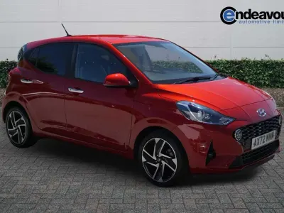 Used Hyundai i10 Premium 84 HP (61 kW) 2023 Red Hatchback