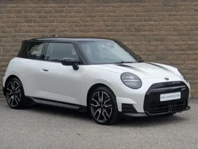 Used Mini Cooper Sport 135 kW (184 HP) 2025 White Hatchback