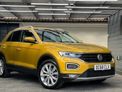Usado VW T-Roc SEL 150 HP (110 kW) 2019 Amarelo SUV