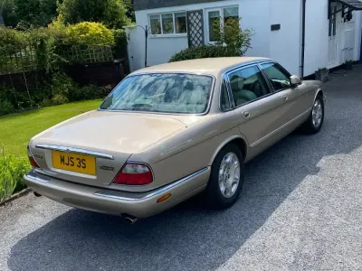 Usado Jaguar XJ Sovereign 2000 Bege Sedan